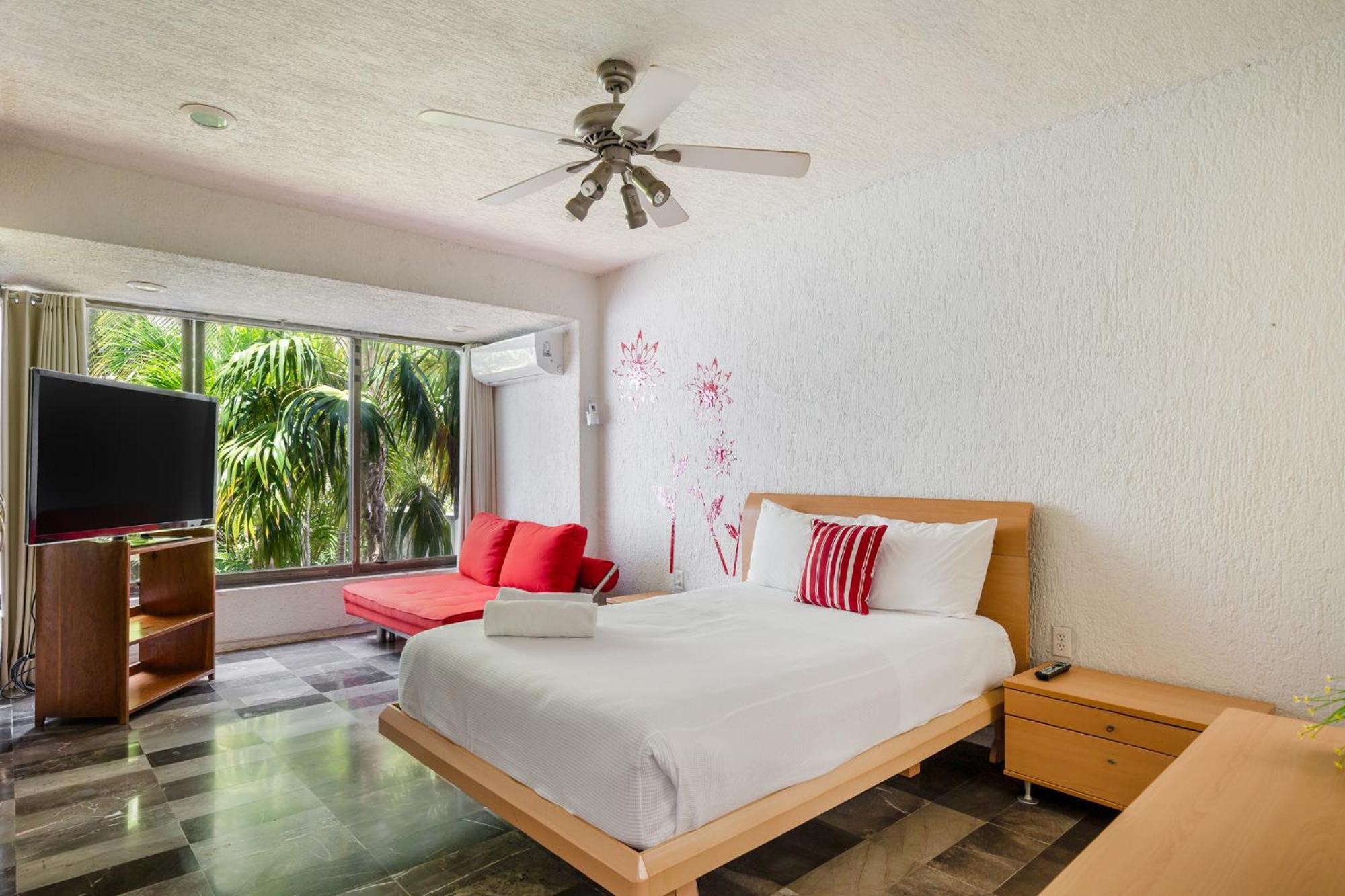 Large House - Walking To Beach - 10 Guests! Cancun Bagian luar foto